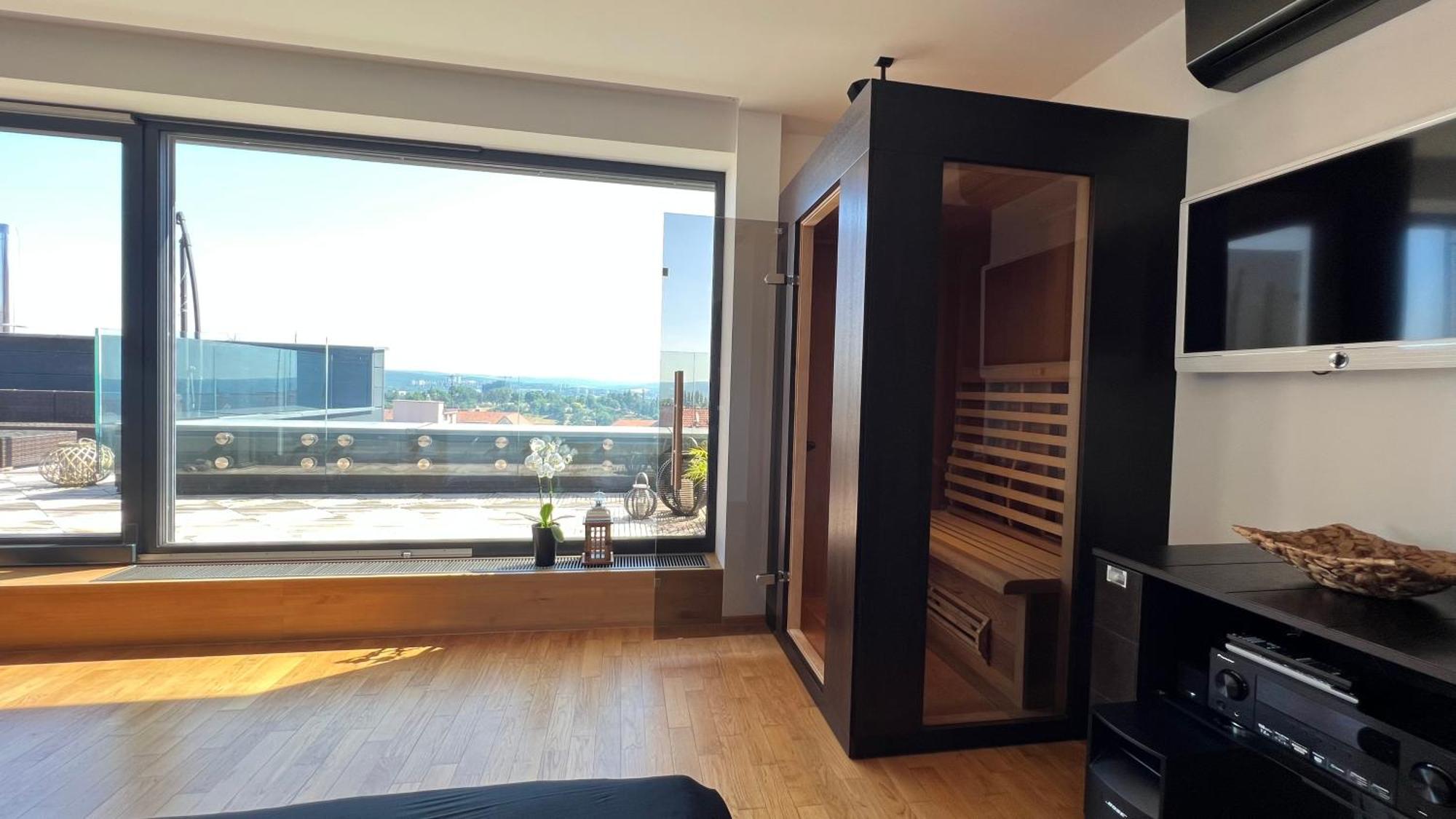 Se Saunou A Terasou S Vyhledem Na Apartment *