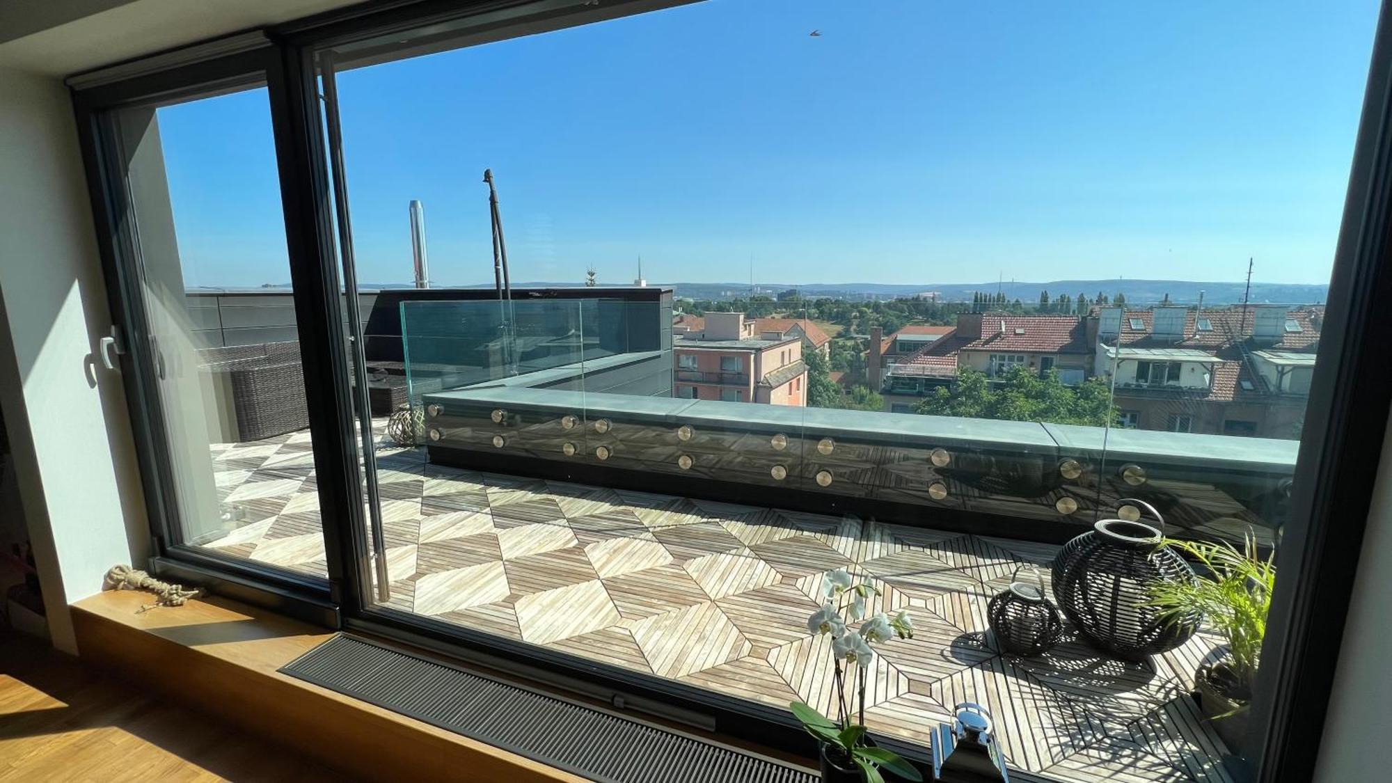Se Saunou A Terasou S Vyhledem Na Apartment Brünn